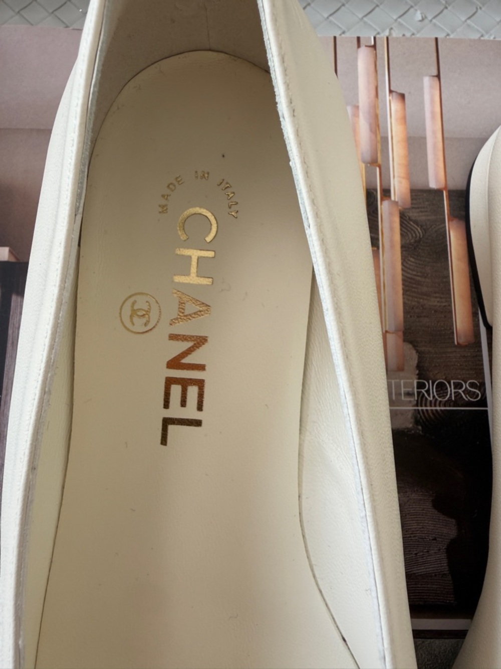 Chanel SS 26 Blazy Ivory Lambskin Square Toe CC Logo Turn-lock Ballet Flats 37.5 - Picture 8 of 16